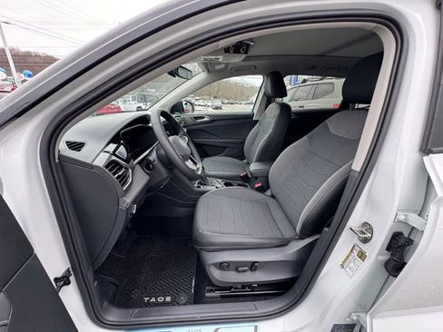 New 2026 Volkswagen Taos SE AWD/4WD image 26
