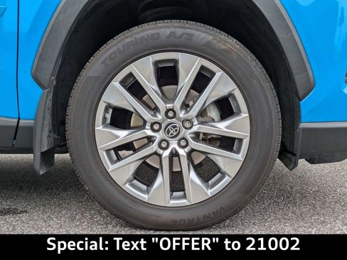 Used 2019 Toyota RAV4 XLE Premium FWD image 12