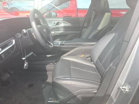 Used 2024 Cadillac Lyriq Tech RWD image 19