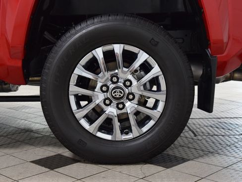 Used 2025 Toyota Tacoma Limited AWD/4WD image 21