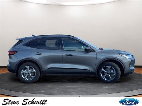 Used 2025 Ford Escape ST-Line w/ Cold Weather Package image 28