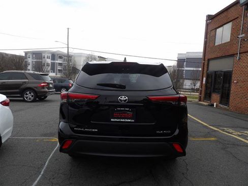 Used 2021 Toyota Highlander XLE image 18