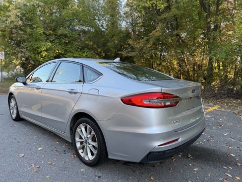 Used 2019 Ford Fusion SE image 6