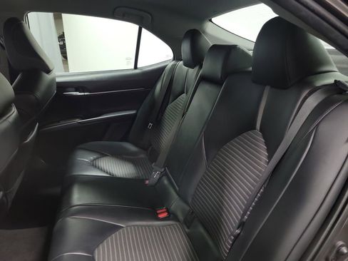 Used 2022 Toyota Camry SE image 23