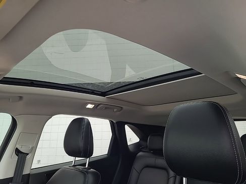 Used 2022 Ford Escape SEL image 12