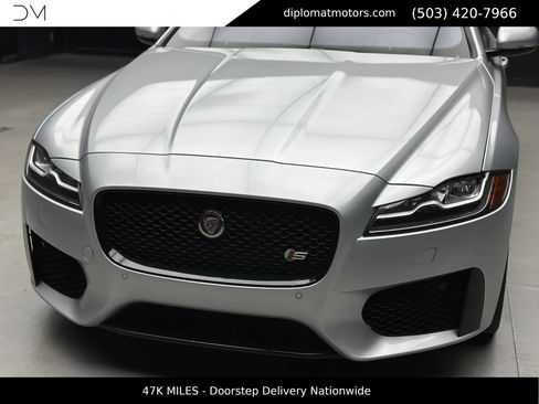 Used 2018 Jaguar XF S RWD image 14