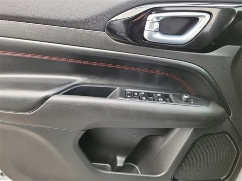 Used 2024 Jeep Compass Trailhawk image 36