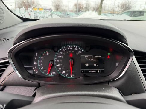 Used 2022 Chevrolet Trax LT w/ LT Convenience Package image 13