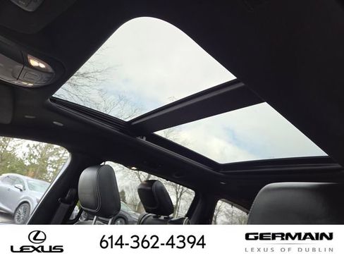 Used 2023 Chrysler Pacifica Limited w/ Uconnect Theater Family Group image 16