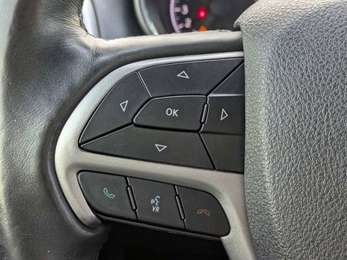 Used 2018 Jeep Grand Cherokee Altitude RWD image 26