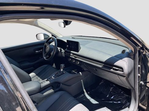 Used 2024 Honda HR-V EX-L image 29