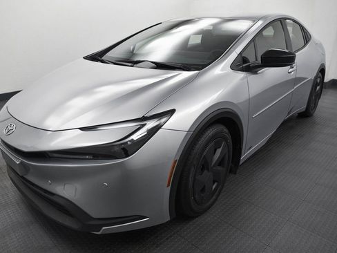 Used 2023 Toyota Prius Limited image 3