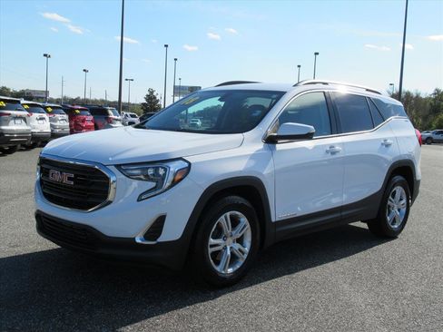 Used 2018 GMC Terrain SLE w/ Driver Convenience Package image 3
