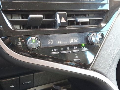 Used 2023 Toyota Camry XSE image 16