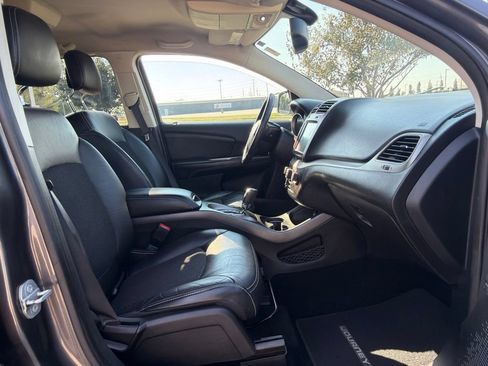Used 2015 Dodge Journey Crossroad w/ Flexible Seating Group FWD image 24