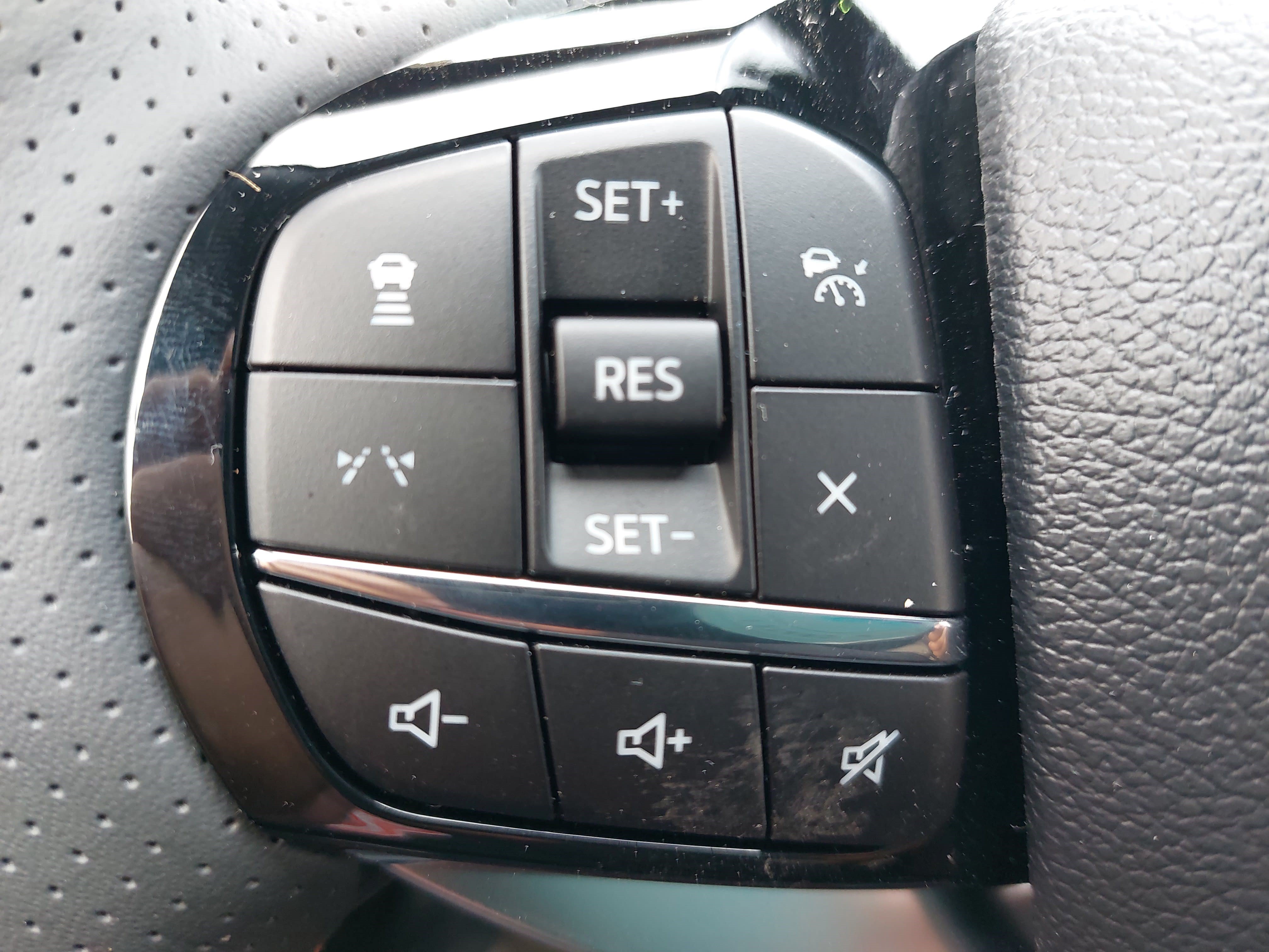 New 2026 Ford Explorer ST-Line w/ ST-Line Street Pack RWD image 17