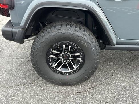 New 2025 Jeep Wrangler Unlimited Rubicon w/ XTREMEE 35" Tire Package image 19