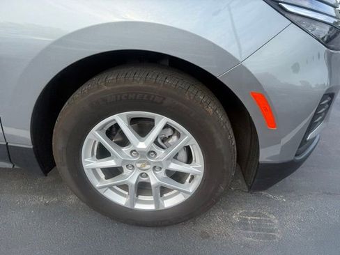 Used 2024 Chevrolet Equinox LS w/ LS Convenience Package FWD image 3