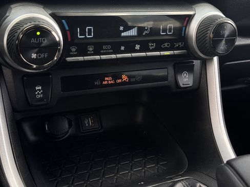 Used 2023 Toyota RAV4 XLE w/ Convenience Package image 20