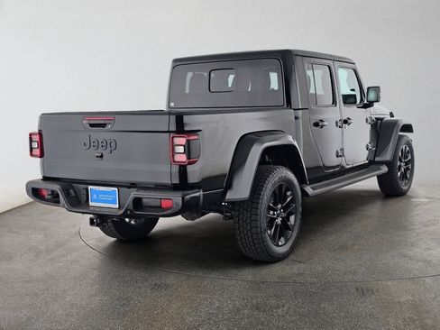 Used 2023 Jeep Gladiator Overland AWD/4WD image 3