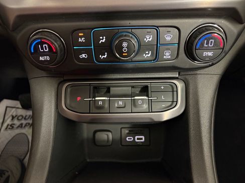 Used 2022 GMC Acadia AT4 w/ Preferred Package AWD/4WD image 31