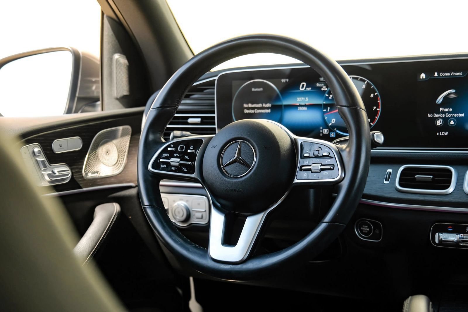 Used 2023 Mercedes-Benz GLE 350 w/ Premium Package image 18