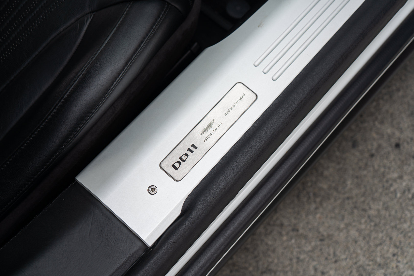 Used 2019 Aston Martin DB11 Coupe RWD image 34