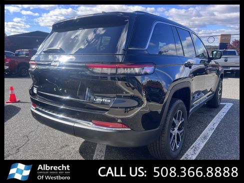 New 2025 Jeep Grand Cherokee Limited w/ Luxury Tech Group II image 5