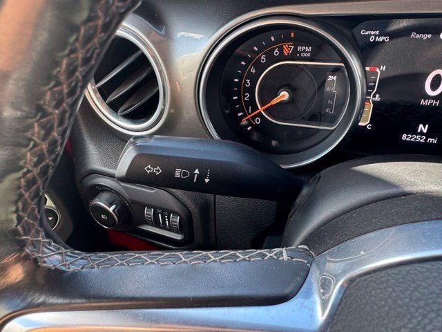 Used 2018 Jeep Wrangler Unlimited Sahara w/ Cold Weather Group AWD/4WD image 31