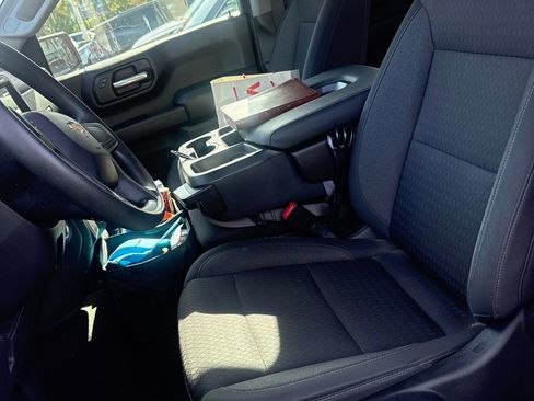 Used 2022 Chevrolet Silverado 1500 Custom RWD image 2