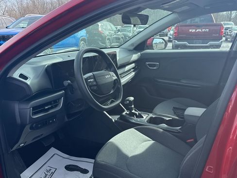 Used 2025 Kia K4 LXS image 9