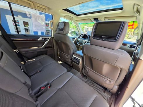 Used 2019 Lexus GX 460 Premium AWD/4WD image 25