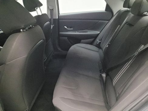 Used 2025 Hyundai Elantra SEL FWD image 18