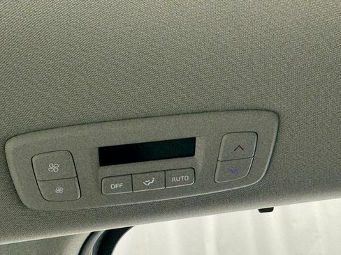 New 2026 Kia Carnival EX FWD image 41