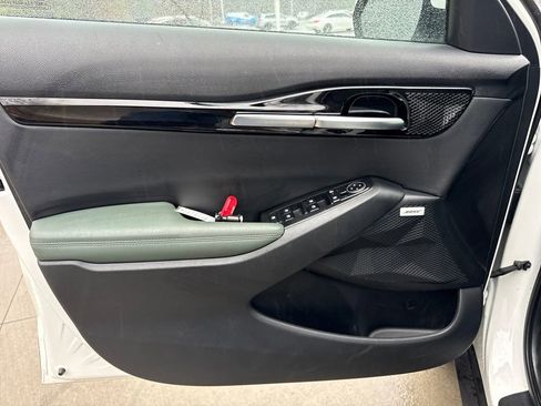 Used 2024 Kia Seltos SX image 14