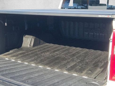 Used 2019 Chevrolet Silverado 1500 High Country w/ Technology Package image 6