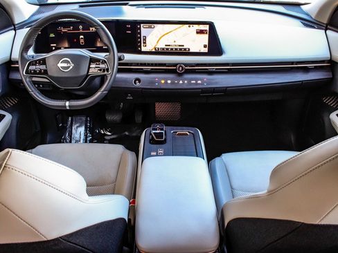 Used 2023 Nissan Ariya AWD image 38