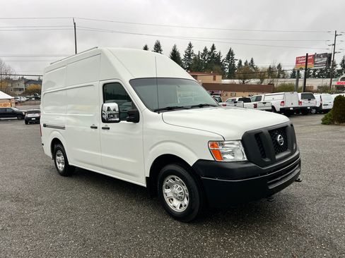 Used 2018 Nissan NV 2500 SV w/ Navigation Package image 3