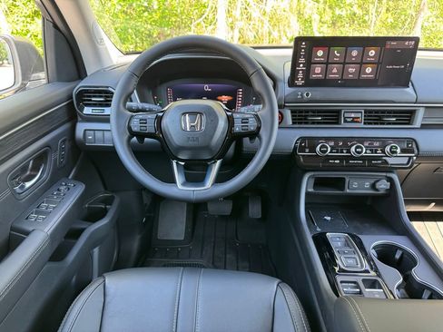 Certified 2026 Honda Pilot Touring image 15