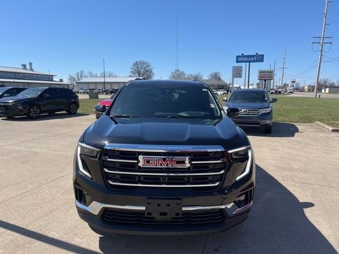 Used 2025 GMC Acadia Elevation FWD image 2