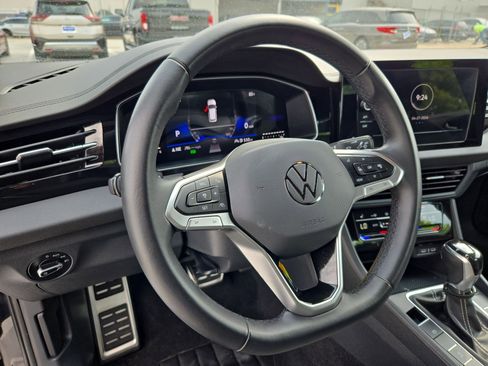 Used 2025 Volkswagen Jetta Sport FWD image 16