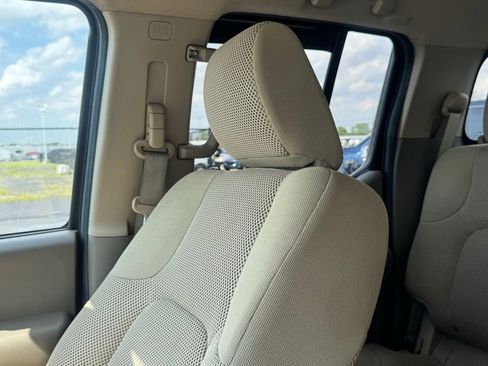 Used 2017 Nissan Frontier SV w/ SV Value Truck Package AWD/4WD image 36