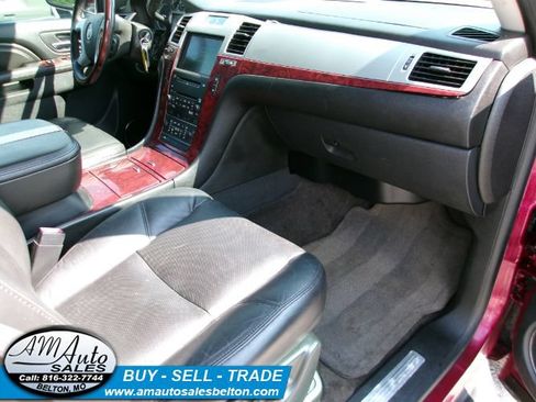 Used 2010 Cadillac Escalade Luxury AWD/4WD image 33