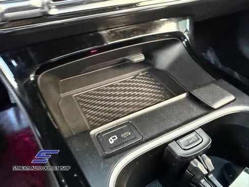 Used 2023 Mercedes-Benz CLA 250 4MATIC image 36