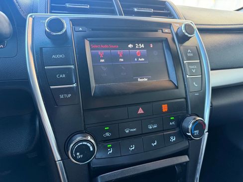 Used 2016 Toyota Camry SE w/ Moonroof Package FWD image 25