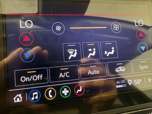 Used 2023 Chevrolet Malibu LT FWD image 34