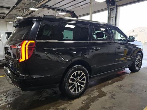 Used 2025 Ford Expedition Max Platinum AWD/4WD image 5