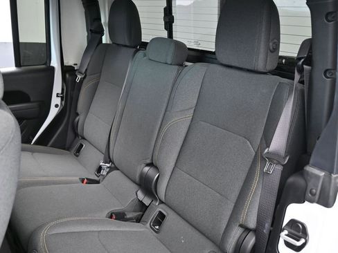 Used 2024 Jeep Gladiator Sport image 36