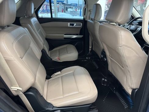 Used 2021 Ford Explorer Limited w/ Equipment Group 301A image 11