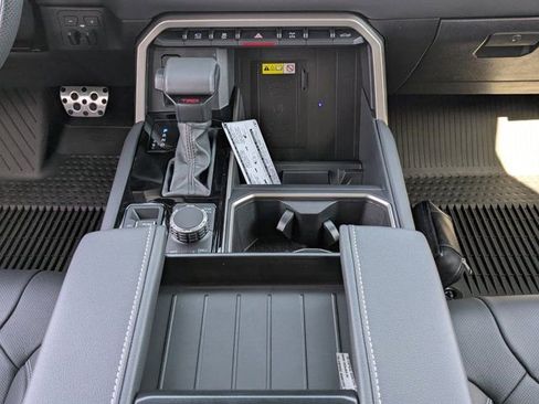 New 2026 Toyota Tundra Limited AWD/4WD image 19